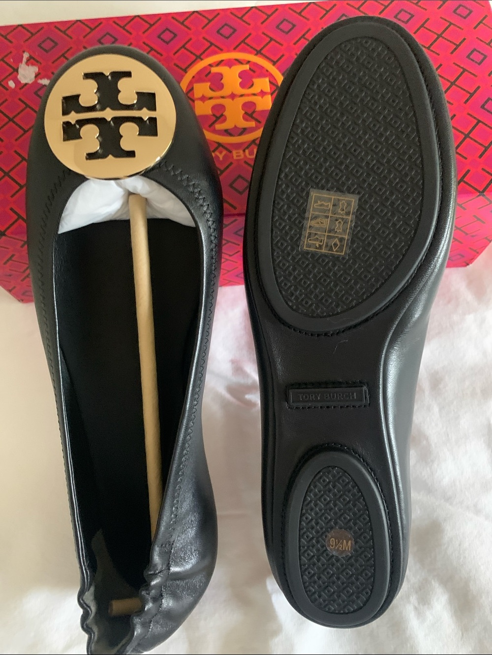Tory Burch Black Leather Minnie Travel Ballet Flats with Gold Logo s.9.5 - Picture 5 of 8